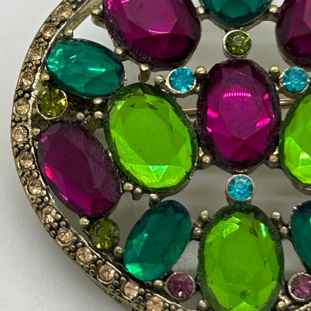 Vintage Monet Brooch Pin Multi-Colored Acrylic Stones Gold Tone Signed Round - Picture 12 of 16